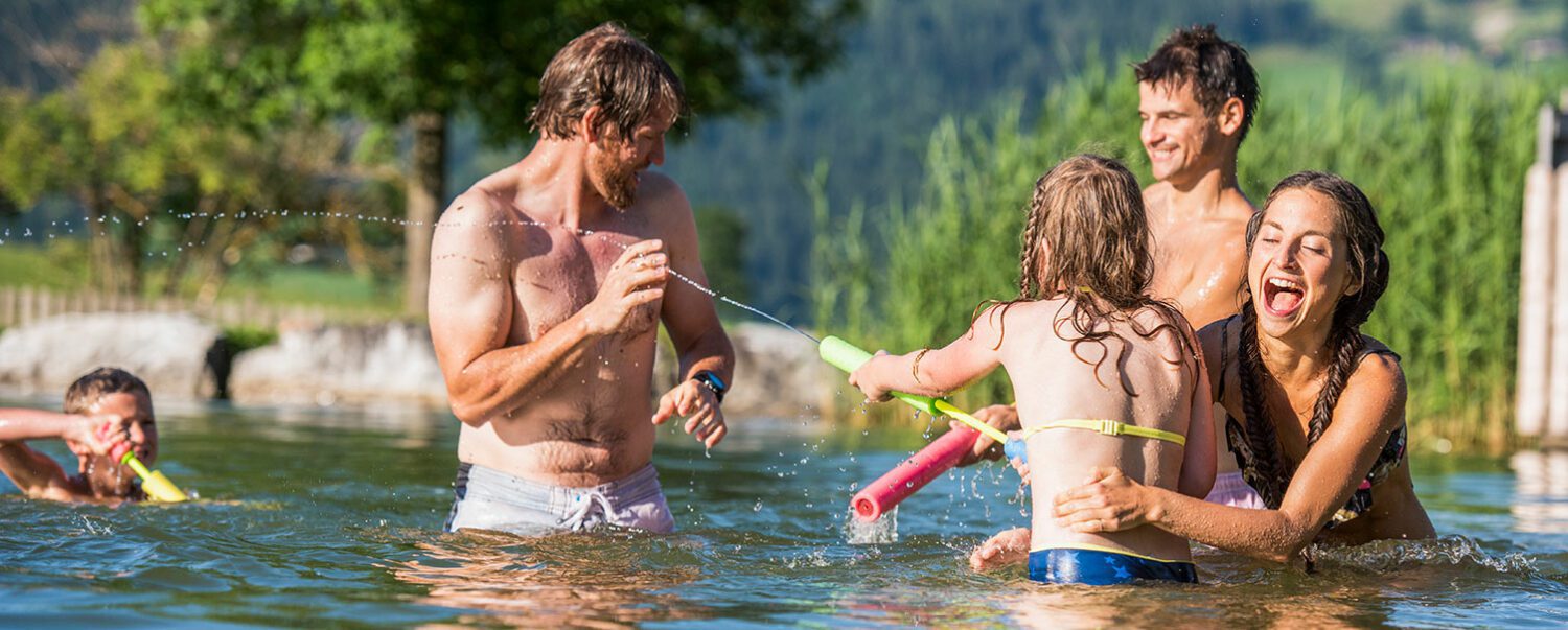 Schwimmen im Sommerurlaub in Flachau